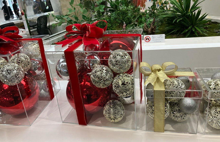 不要になったアクリルパネルを再生して作ったクリスマスオーナメント