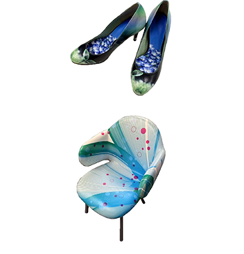 インクジェット技術が応用されているハイヒールと椅子