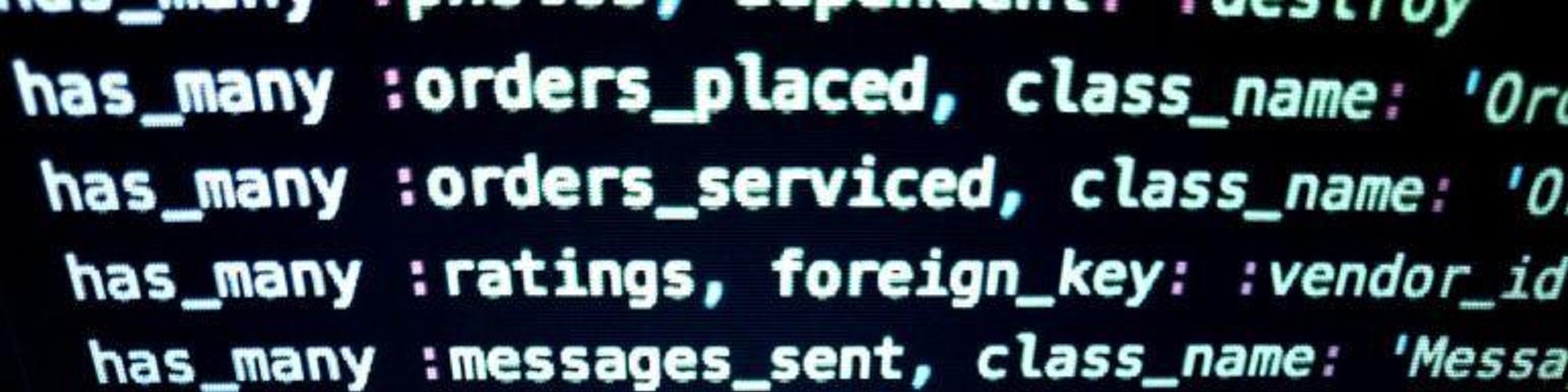 ローコードとノーコードの違いは？注目される背景やメリットを解説