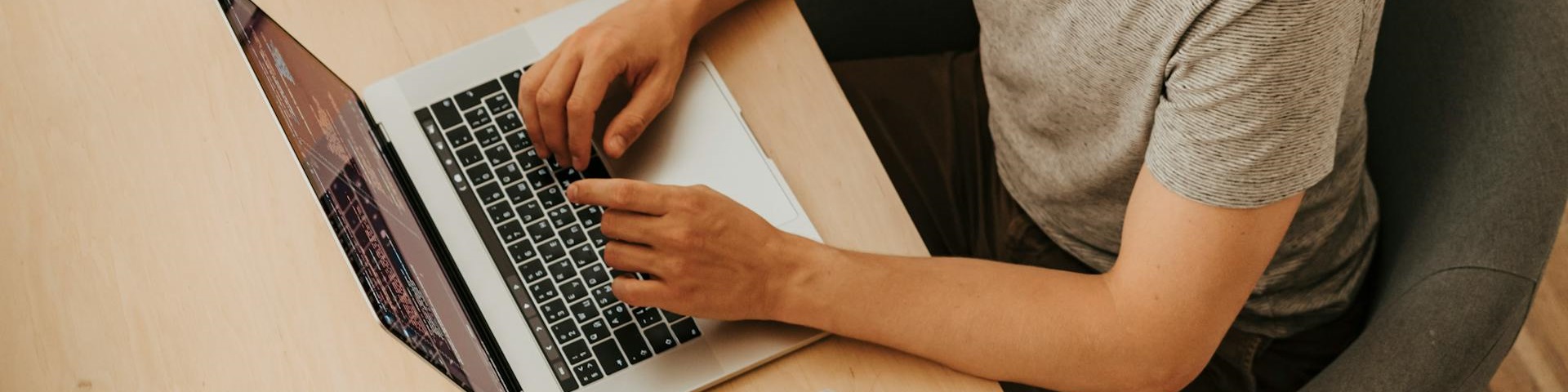 マルチクラウドとは？企業が導入するメリットや課題、流れを解説