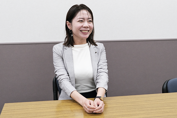 西部ガスホールディングス株式会社 総務広報部 購買戦略グループ 塚本 沙矢佳 様