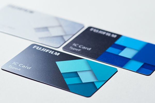 白銀比をモチーフとしたカードデザイン