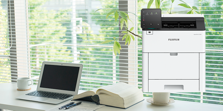 放置在辦公桌上的打印機