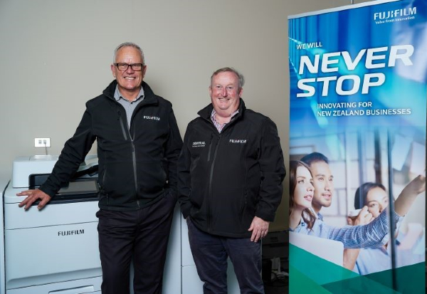 FBNZ Managing Director David Jupe with Jason Flynn, Owner of CBI